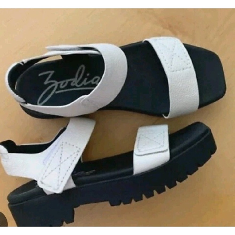 Zodiac Bailey Ankle Strap White Leather Sandals 7.5 - Picture 4 of 8